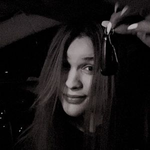 Meet your Posher, Aexis